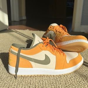 Air Jordan 1 Low Light Curry